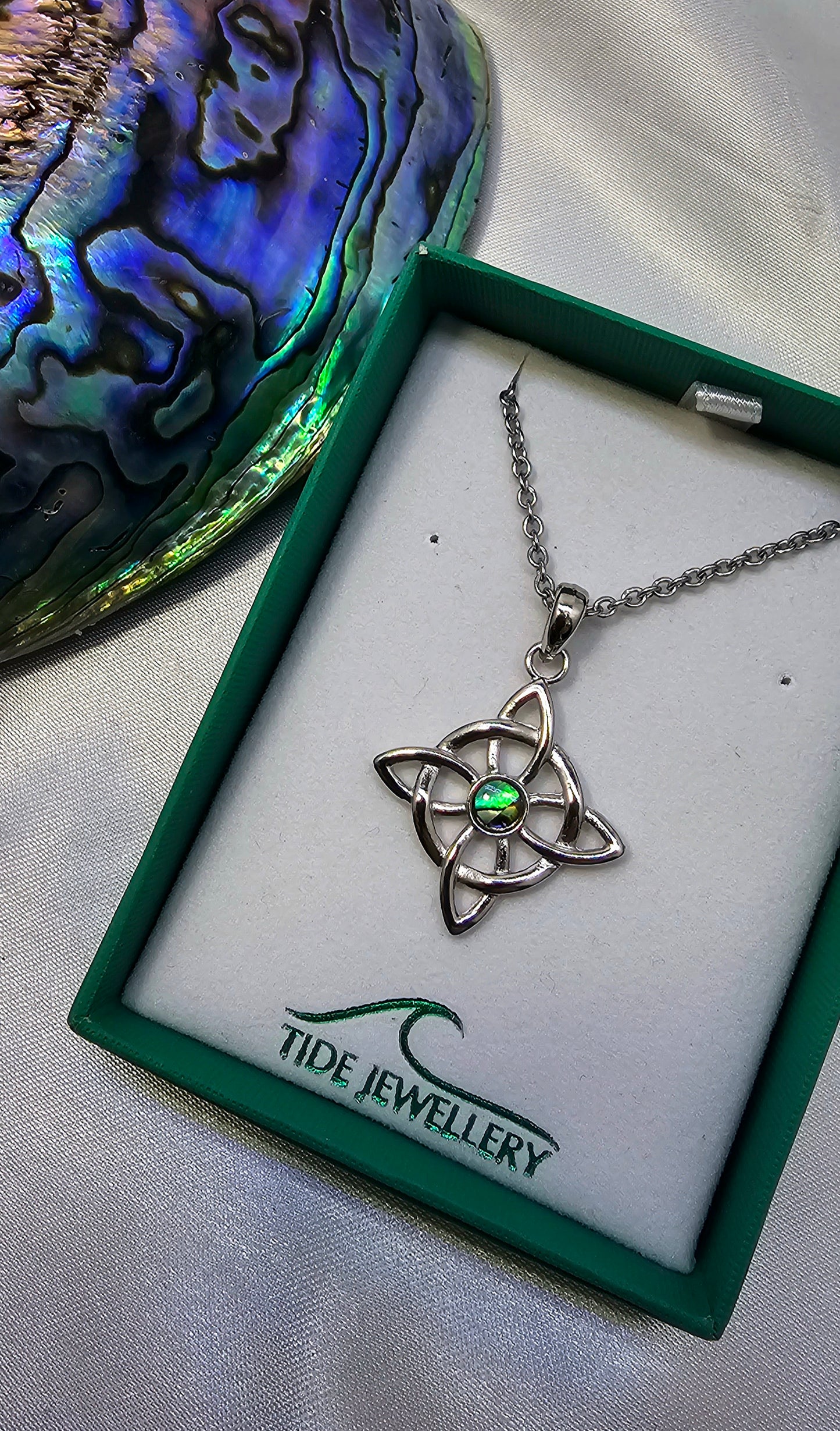 Celtic Four Knot